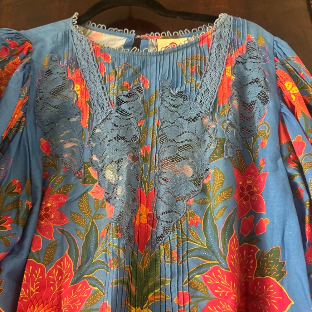 Farm Rio Floral Blue Women's Top - Picture 3 of 6